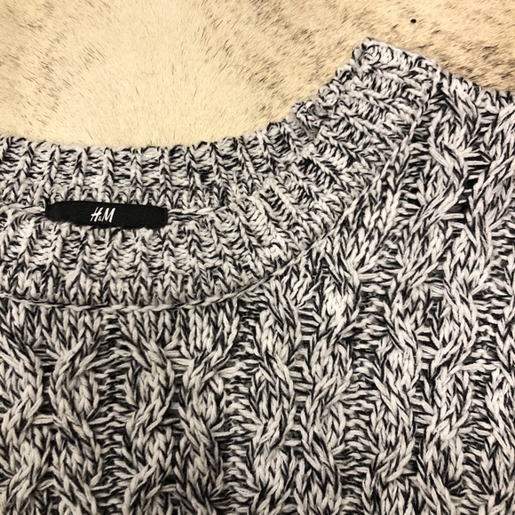 H&M Black and White Sweater - Picture 2 of 5
